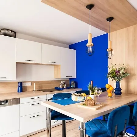 Maison 2 Chambres, Plages Et Centre Ville. 6 Pers. *